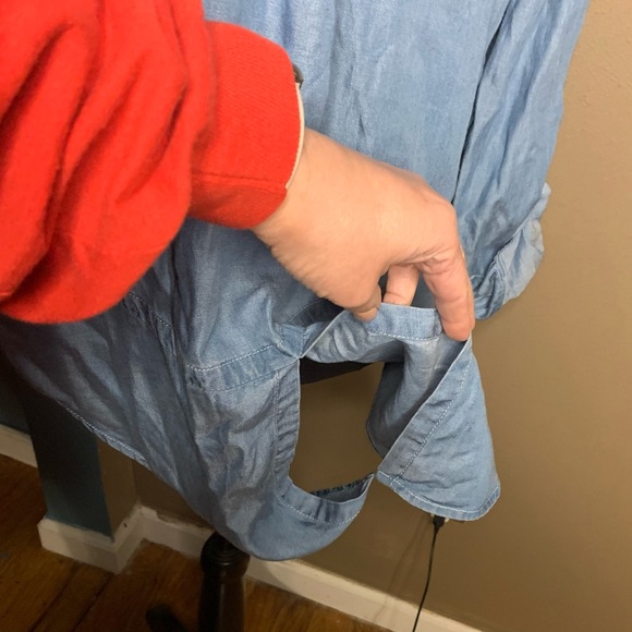 Saks Fith Avenue, chambray style button down. Women’s S $20 - Picture 2 of 9